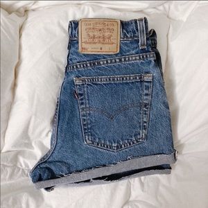 Vintage Levi’s Dark Wash Cutoff Shorts NWOT